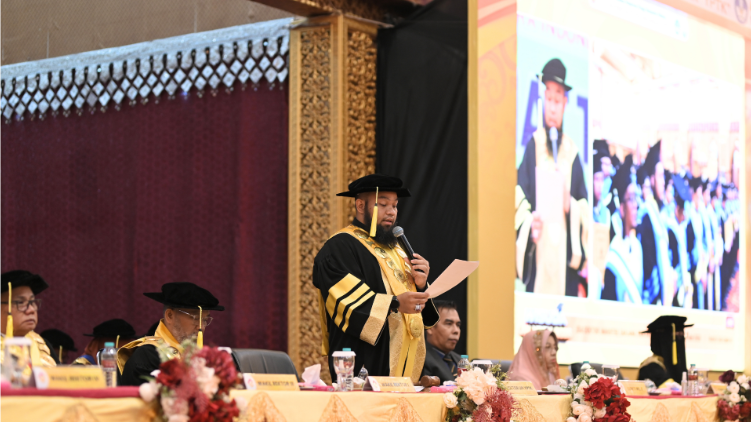 UPI YPTK Kukuhkan 1.408 Lulusan, Tegaskan Peran Kampus dalam Membangun Generasi Unggul dan Berdampak